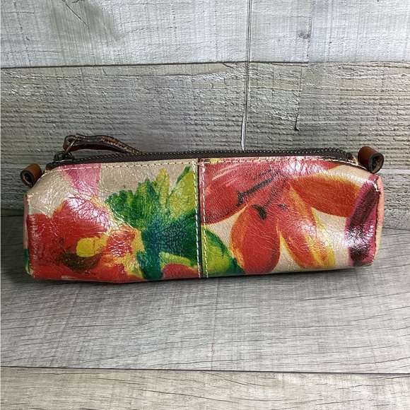 Patricia Nash "Isla" Floral Leather Oblong Wristlet - Picture 2 of 6